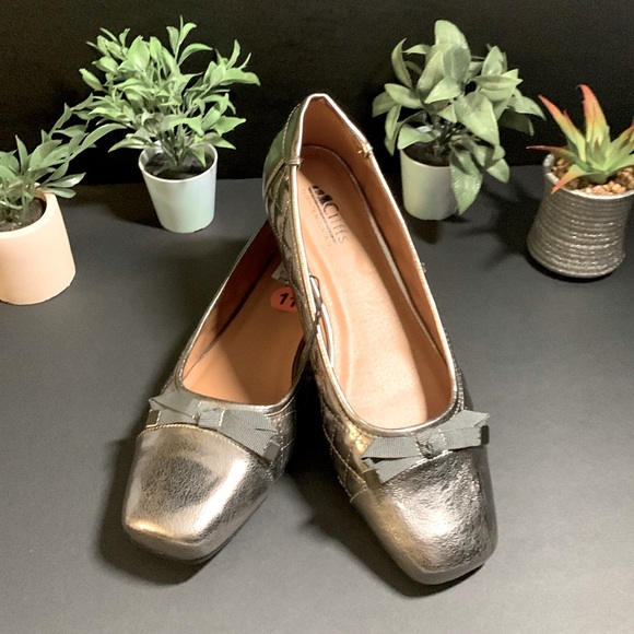 NWT Cliffs by White Mountain Flats - Picture 3 of 8